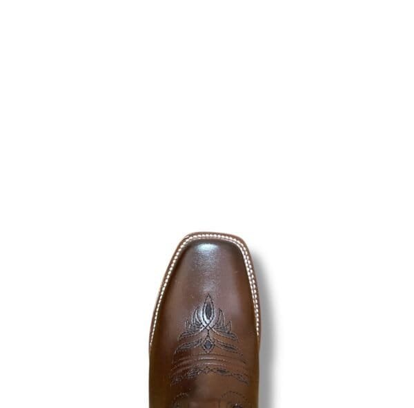 Barco de cuero marrón con bordado tradicional, calzado artesanal mexicano, zapato color café oscuro, estilo charro mexicano, calzado elegante para eventos culturales y tradicionales mexico.